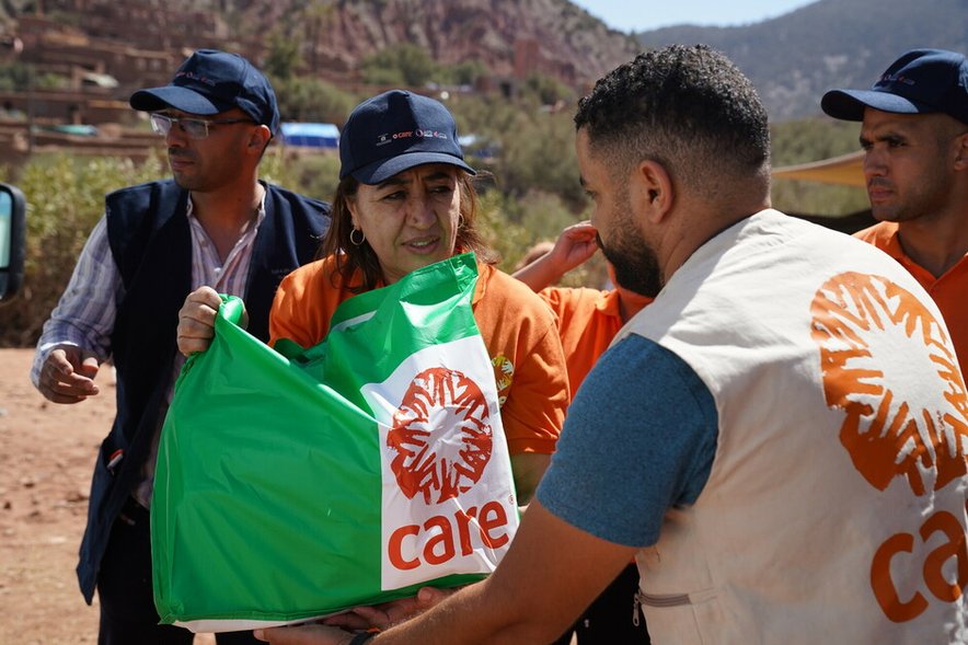 Emergency aid distribution in Morocco