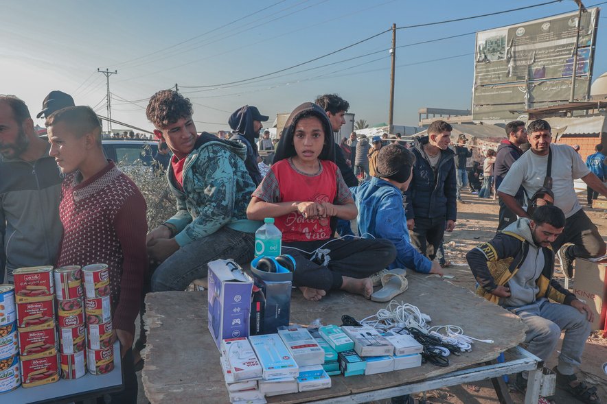 Selling food in Gaza