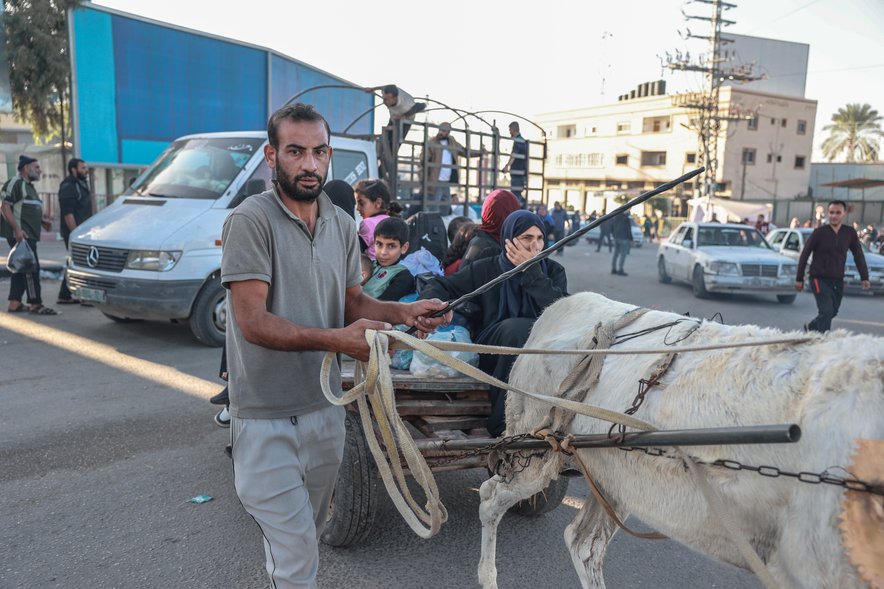 RS109767_GAZA_CARE_DEC18_40