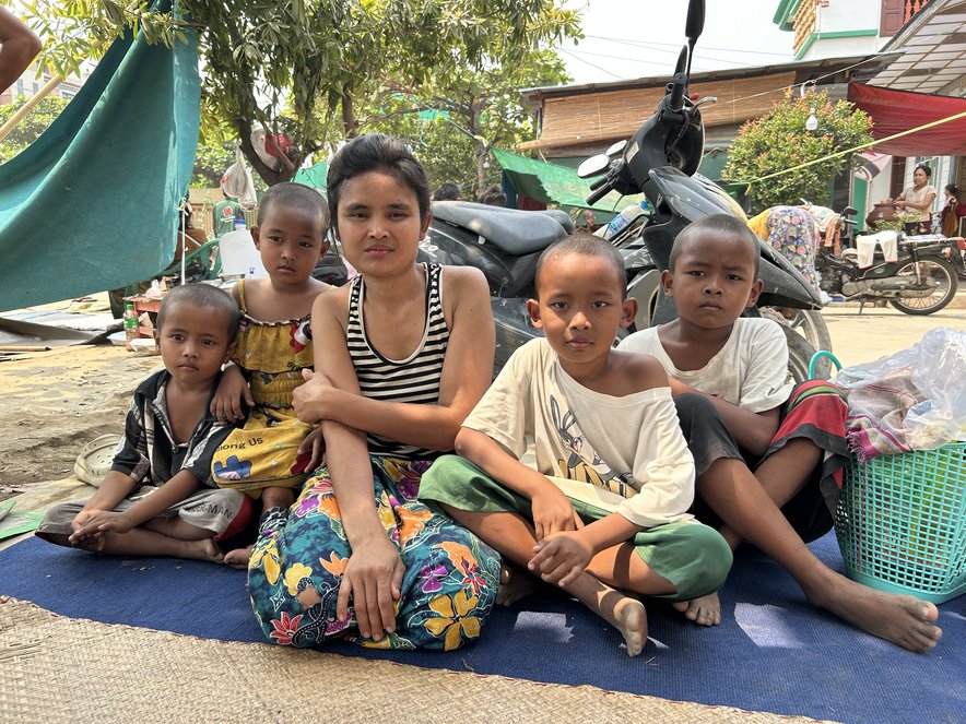Earthquake survivors in Myanmar