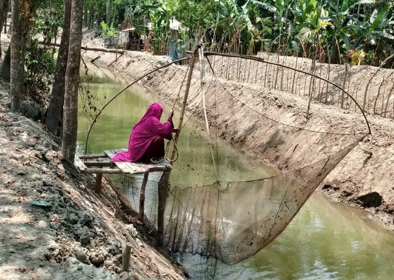 Bangladesh canal re-excavation